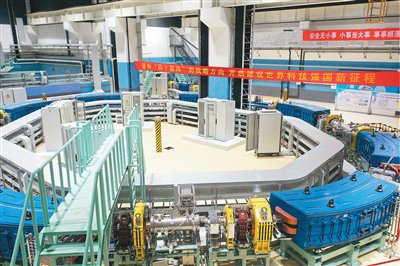 位于福建醫科大學(xué)附屬協(xié)和醫院媽祖院區重離子醫學(xué)中心地下一層的重離子治療裝置。受訪(fǎng)者供圖