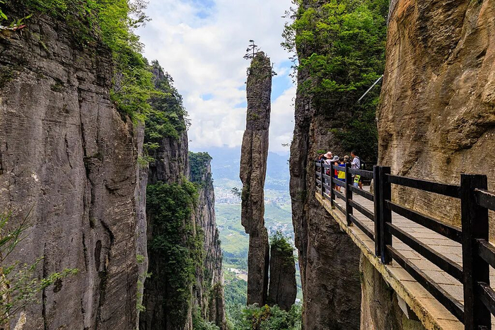 恩施大峡谷风光  图/视觉中国