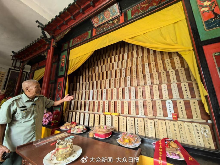 昌邑抗日殉国烈士祠里的抗日英烈牌位。