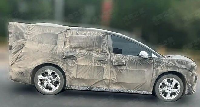 ▲疑似理想i9伪装车（图源见水印）