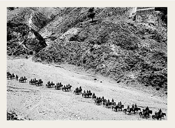 1937年10月，八路军骑兵部队挺进敌后。