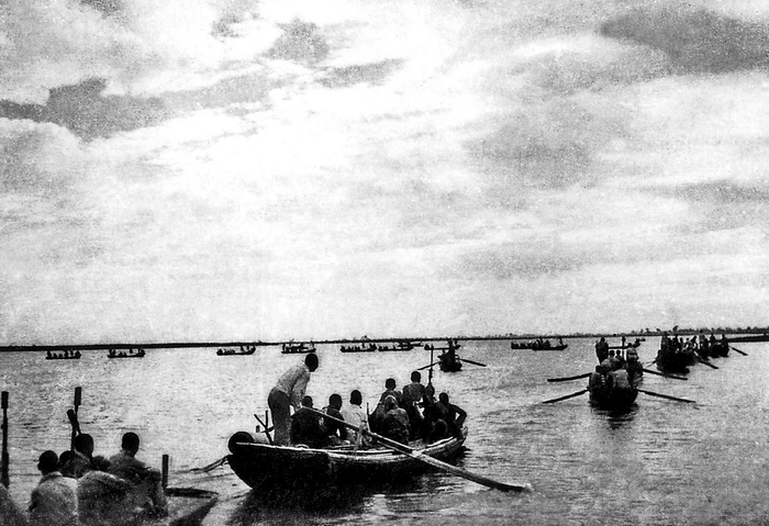 抗日战争中活跃在冀中白洋淀的水上游击队——雁翎队。图为中国共产党历史展览馆提供