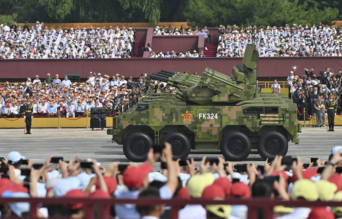 ▲九三阅兵现场，反无人机方队通过天安门广场。图/新华社