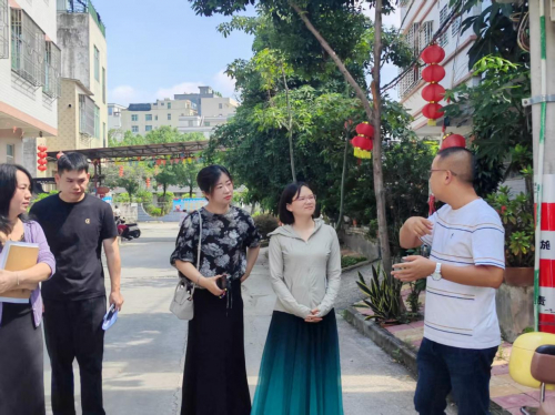 图8 走访澄华街道老厝区改造地