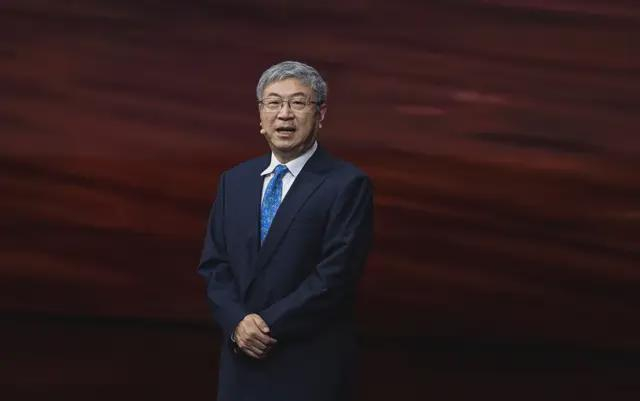 ▲2025年8月，智界及问界秋季新品发布会，奇瑞董事长尹同跃出席