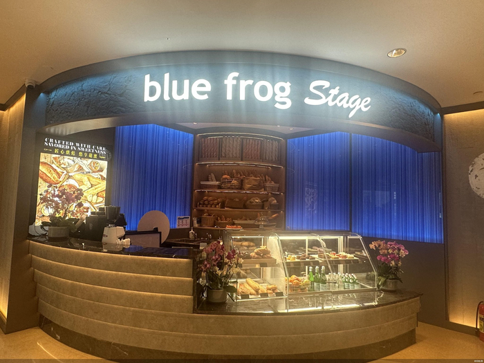 开出首家烘焙门店