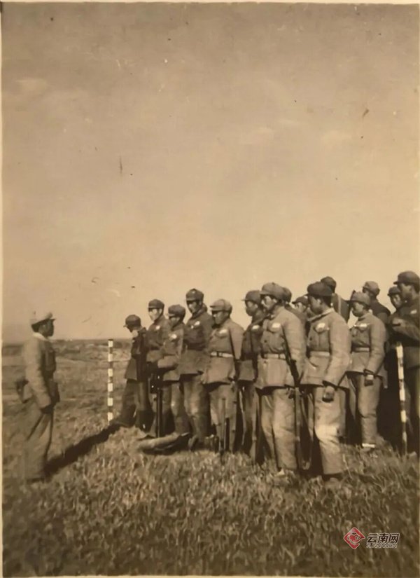 孫老帶兵操練?云南省公安廳供圖