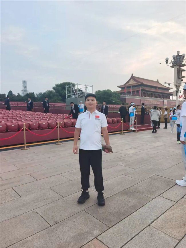 图：叮当快药通州九棵树配送站长苗跃峰现场观礼