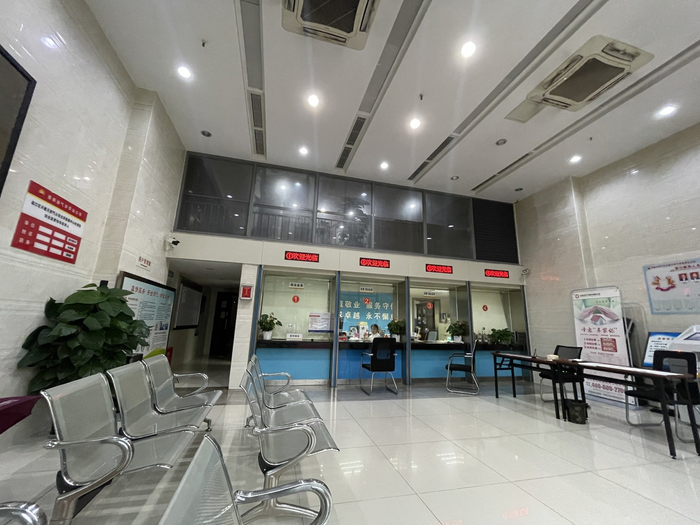 温江区兴能天然气公司光华客服中心业务办理窗口（四川在线记者 李强摄）