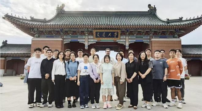 （来源：上海交通大学人工智能与微结构实验室）
