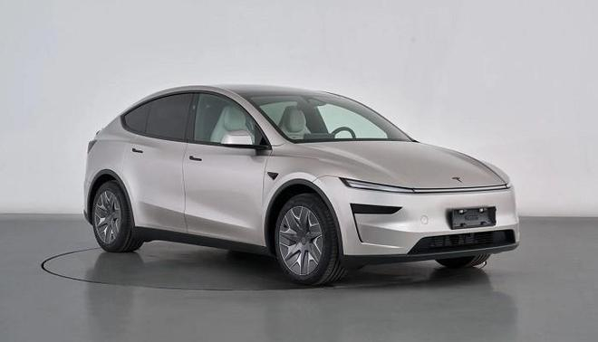  图片来源：特斯拉 特斯拉Model Y长轴开启交付 关键词：中大型SUV/33.9万元起/六座布局与751公里续航