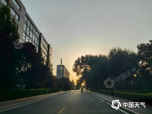 　　今晨，北京天气晴朗。（图/中国天气网杜冰冰）