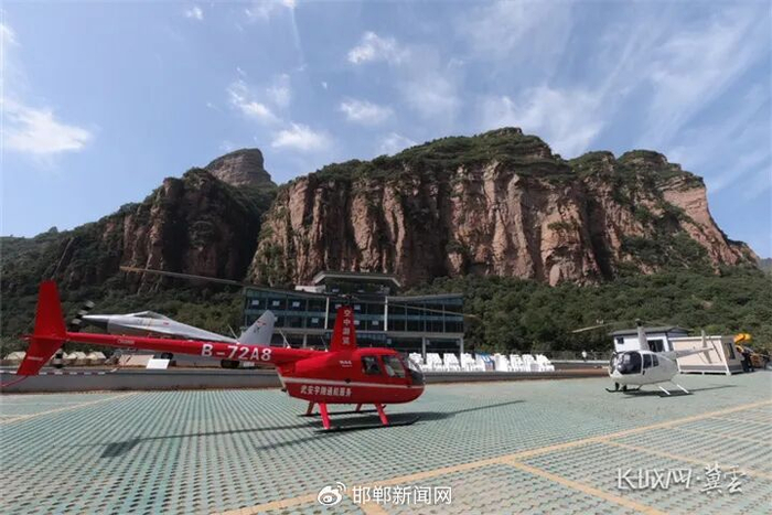 9月7日，武安市宇翔飞行营地至邯郸机场及邯郸高铁站低空旅游接驳航线正式开通。长城网·冀云客户端记者 孟维仑 摄