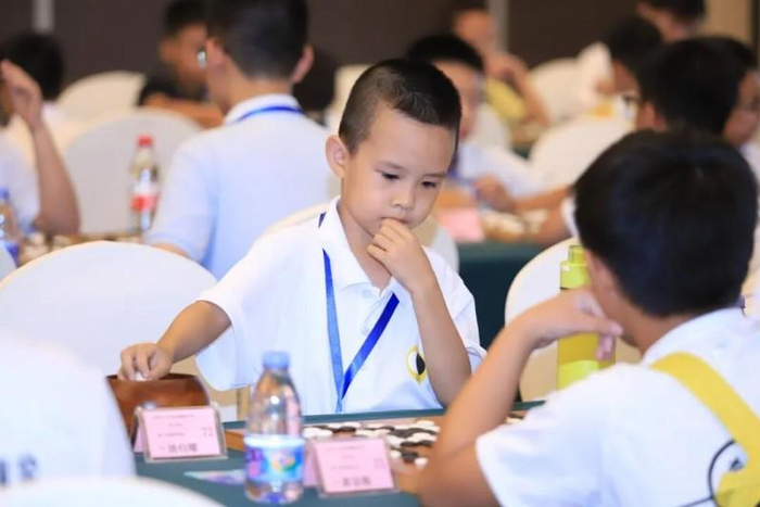 ▲姚钧耀（本次比赛年龄最小选手）对弈中
