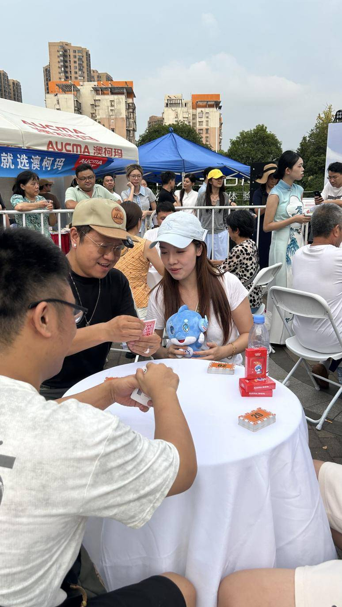 ▲抖音粉丝千万级达人——爱唱歌的骡子热情参与