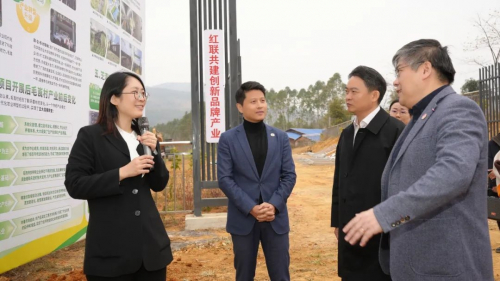 ▲2024年12月，唐林志博士陪同华南农业大学薛红卫校长（右一）