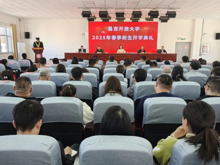 2025年春季学期开学典礼，学位获得者代表发言