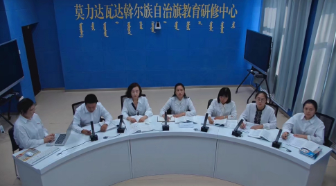 莫旗小學(xué)數學(xué)團隊開(kāi)展“單元整體教學(xué)”備課展示活動(dòng)。白莉莉 攝影