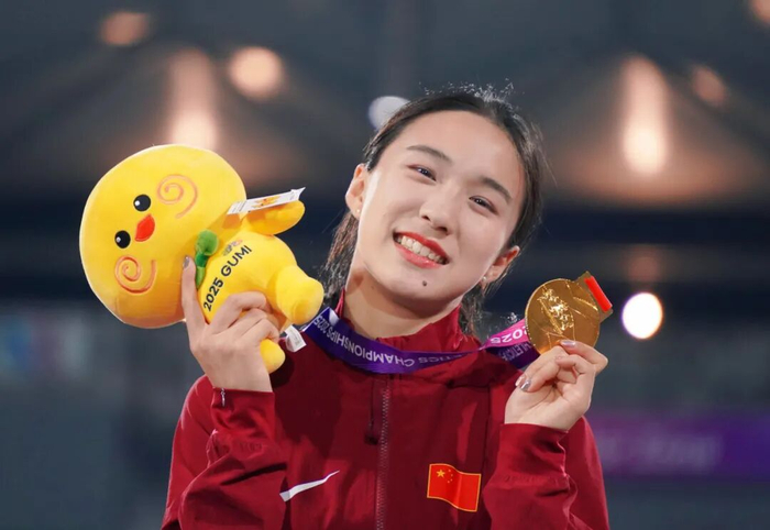 今年5月底在韩国龟尾进行的亚洲田径锦标赛上，16岁的陈妤颉以22秒97的成绩夺得女子200米冠军。