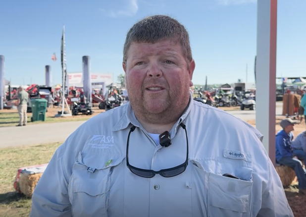 美国大豆协会主席凯莱布·拉格兰近日接受采访。图为外媒发布的采访视频截图