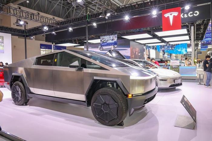 2025年9月5日在智博会拍摄的一款新能源汽车。新华社记者 黄伟 摄