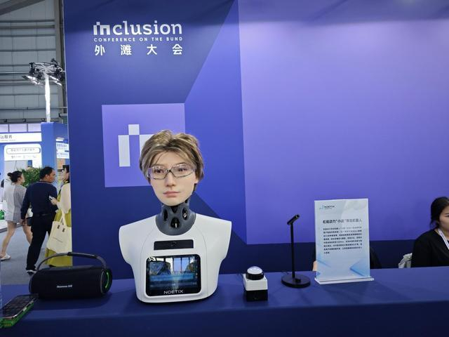 松延动力旗下“小诺”导览机器人 新京报贝壳财经记者 罗亦丹 摄