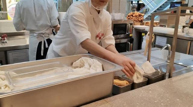 西贝后厨多为“现炒现卖”