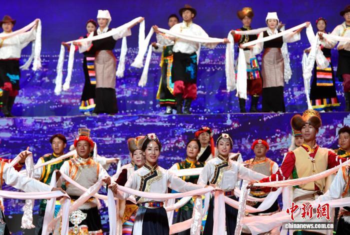 图为演出现场。中新社记者 李林 摄