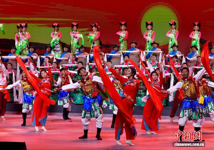 图为演出现场。中新社记者 李林 摄