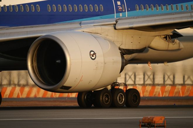  图5 波音777客机搭载PW4000发动机