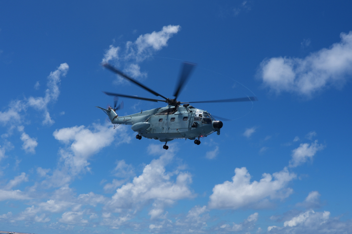 直升机起飞 （张东杰 摄）