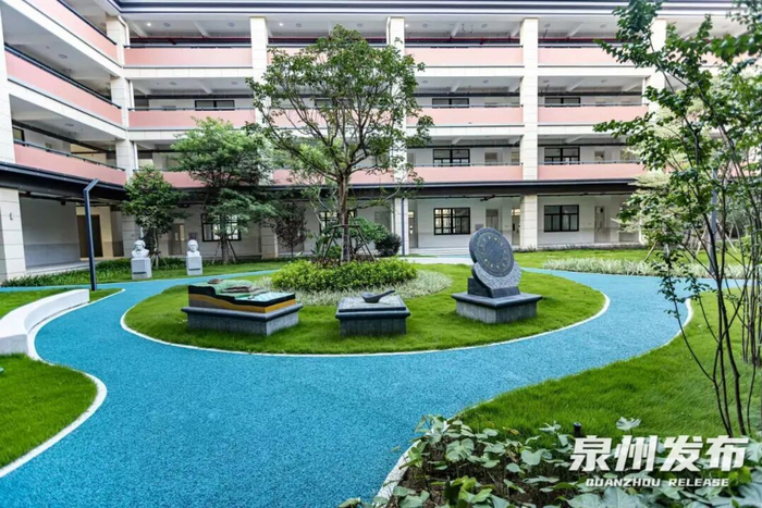优美的校园环境（泉州市实验小学东海分校 供图）