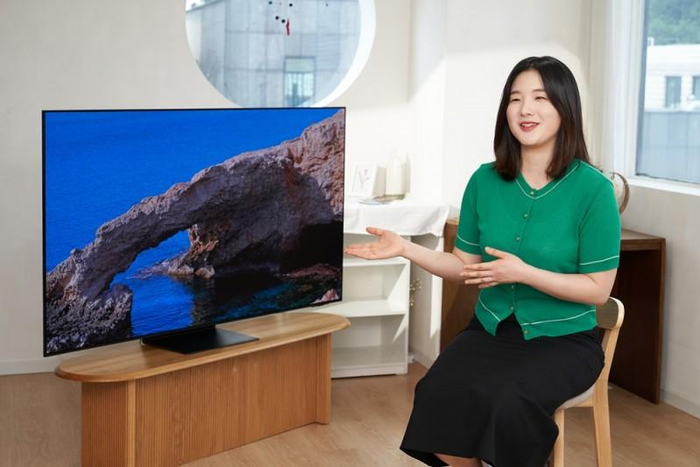 ▲ Shin特别强调，新款OLED S95F凭借更高亮度、纯粹黑场与高刷新率，为用户带来无与伦比的沉浸式体验。