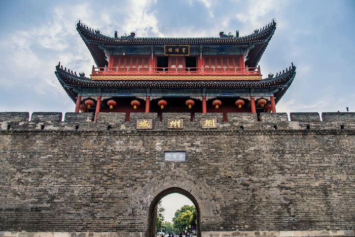图为荆州古城