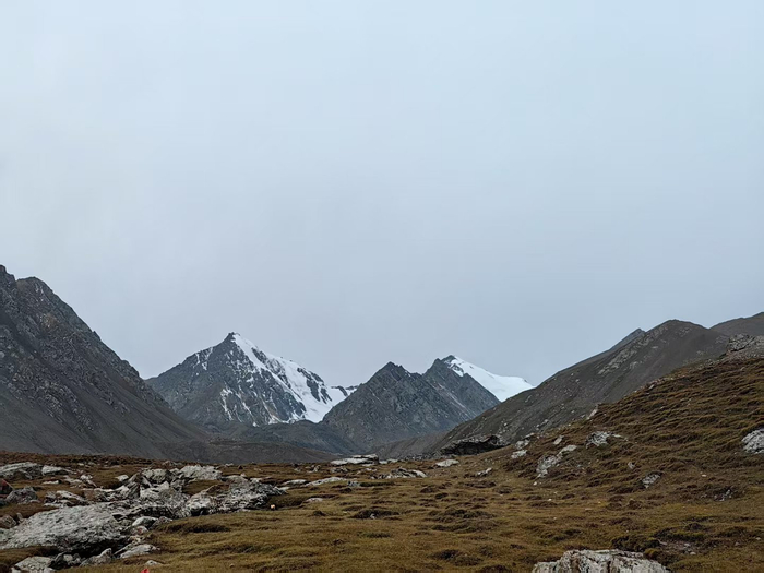 图为九月的巴尔斯雪山。中环报记者方琬夷摄
