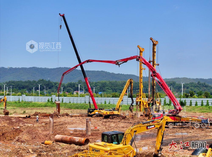 項目正在建設施工（鄧和平 攝）