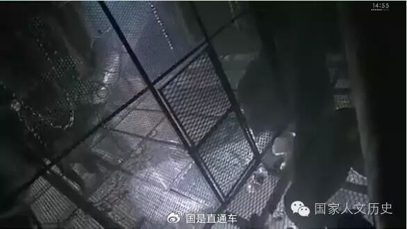 港片中各类工厂尤其是废旧船厂经常用作黑帮交易地点和窝点出现，上图是《重案组》剧照