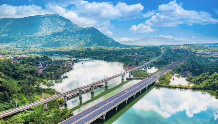 中老高速公路万象至万荣段。 云南建投集团供图