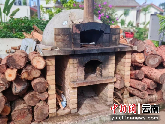 图为窑烤工坊使用的窑。范子昂 摄
