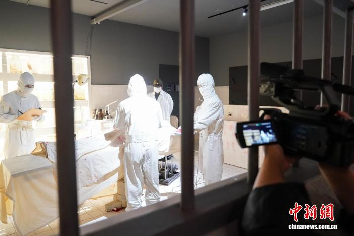 图为媒体拍摄人体解剖实验室。中新社记者 赵宇航 摄