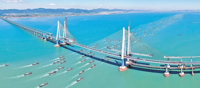 漁船競相出海捕魚(yú)。胡學(xué)軍 攝