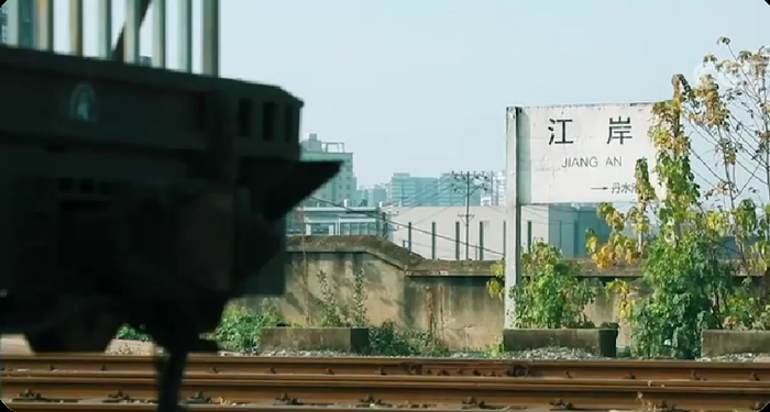 朝陽(yáng)照射在如今的江岸車(chē)站。 受訪(fǎng)者供圖