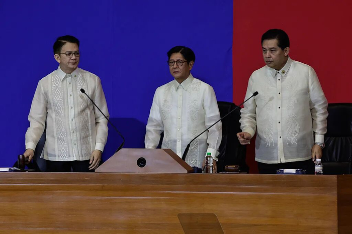 总统的至亲盟友，收了“巨额回扣”？