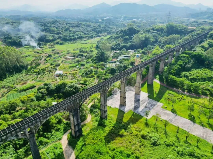 5万多名建设者耗时2年半，在层峦叠嶂间建成全长85.81公里的闽南水利奇迹。李林 摄