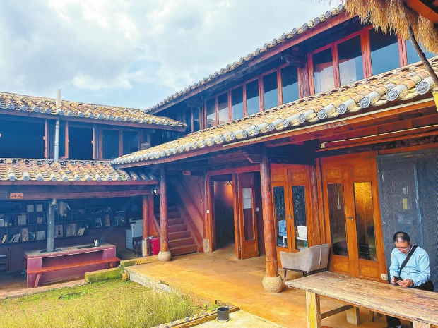改造后的老民居已成为拾翠旅游公司的办公场所。