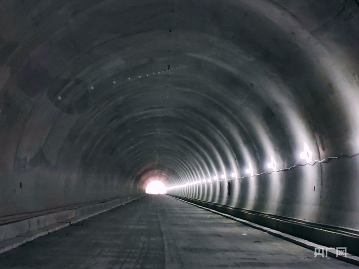 那巴公路九标段隧道图 (央广网发 郭璁悦 摄)