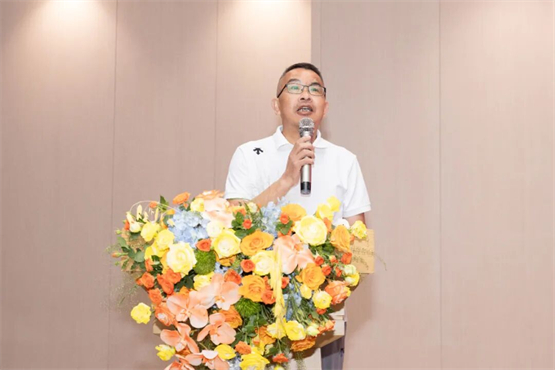 ▲青田县慈善总会会长刘新青致辞