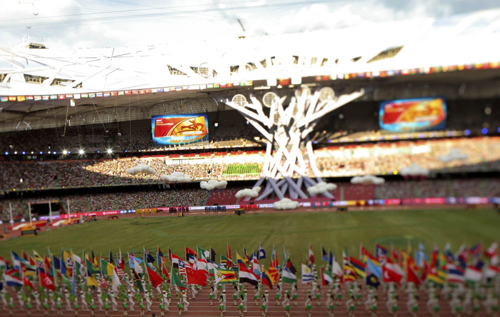 这是2015年世界田径锦标赛开幕式在北京国家体育场“鸟巢”举行。新华社记者 兰红光 摄