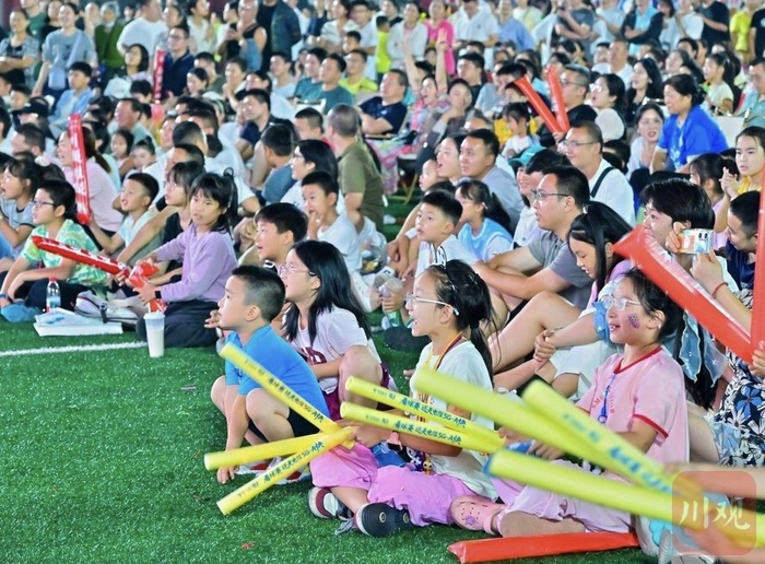 足球嘉年华活动现场 杨柳 摄