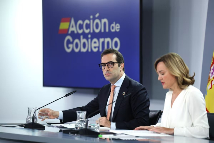 △西班牙經(jīng)濟大臣 奎爾波